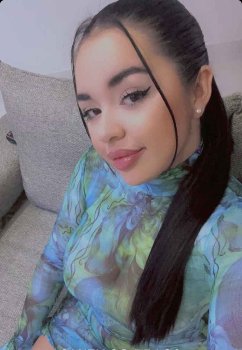 Sara - curvy