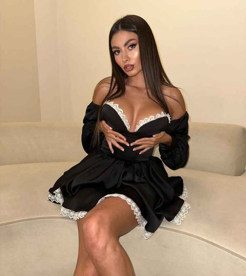 Stephanie - curvy