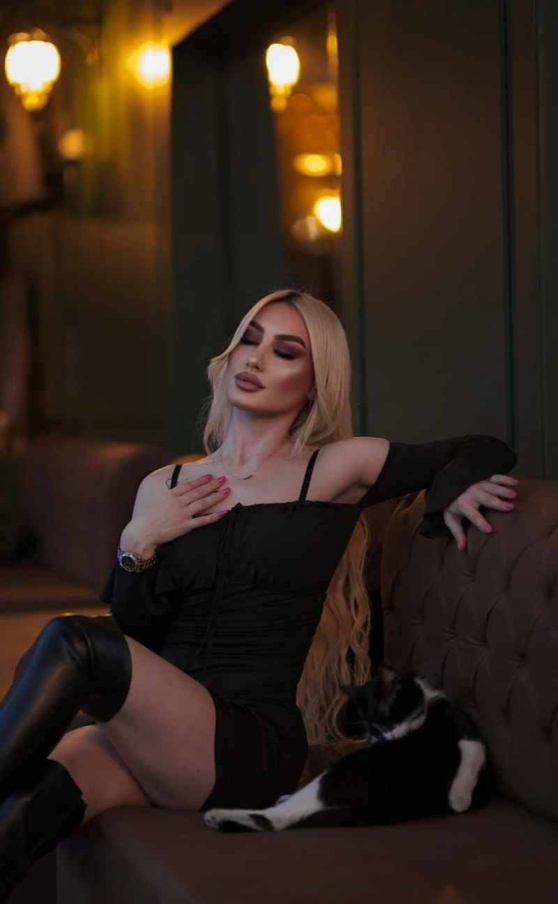 Eleonore - party girl