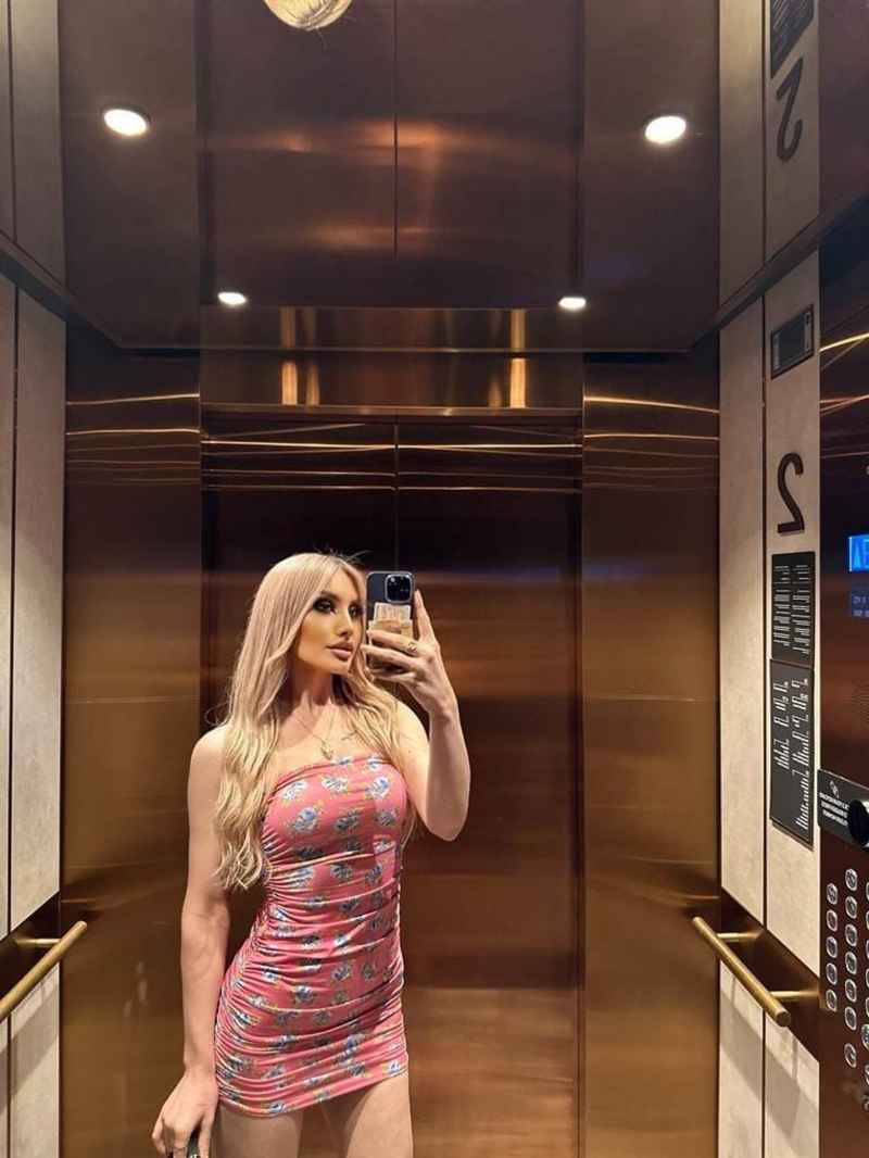 Eva - party girl