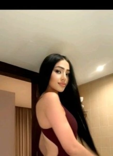 Perrine - outcall available