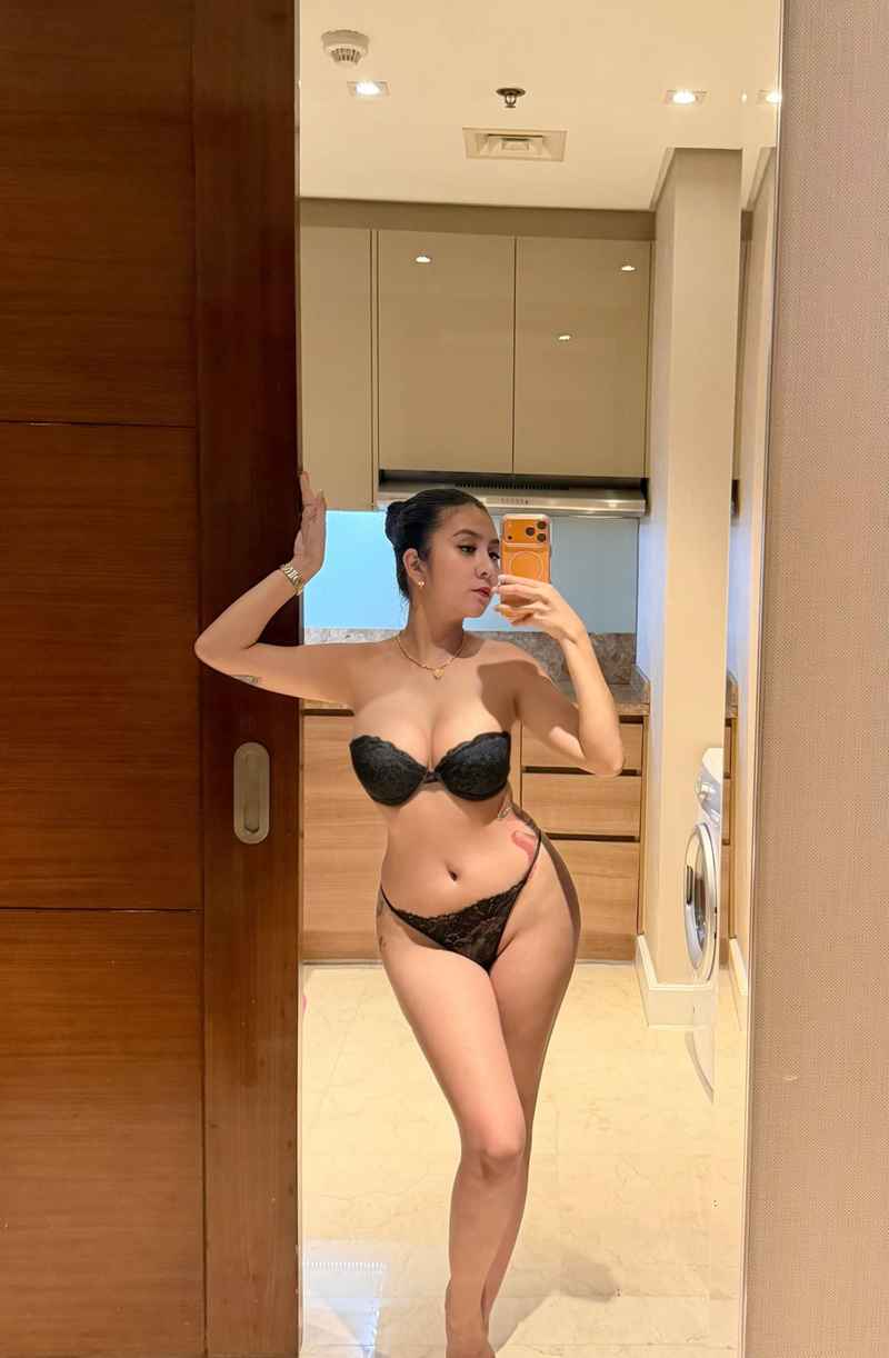 Siobhan - outcall available