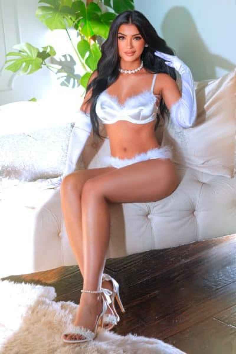 Stephanie - incall tonight