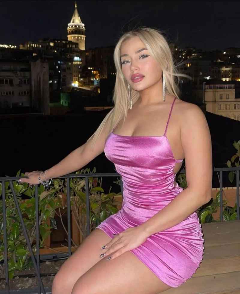 Antoinette - party girl