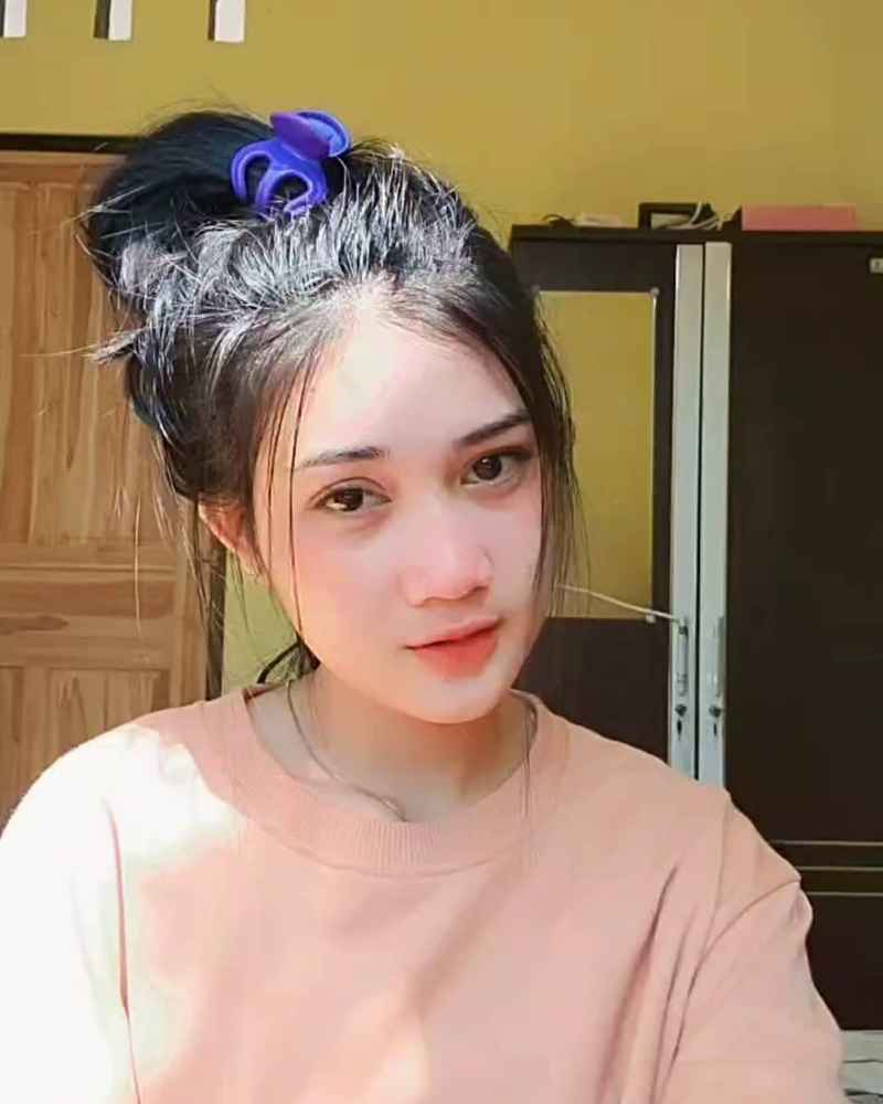 Claire - outcall available