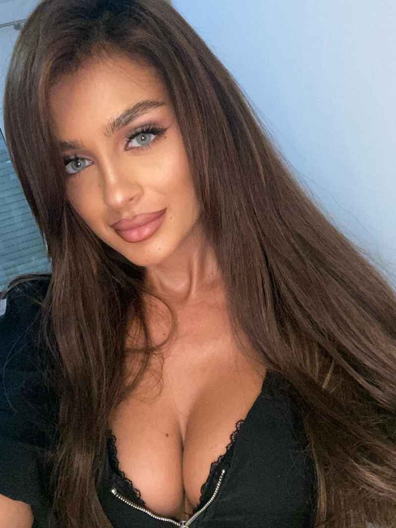 Fiona - mature companion