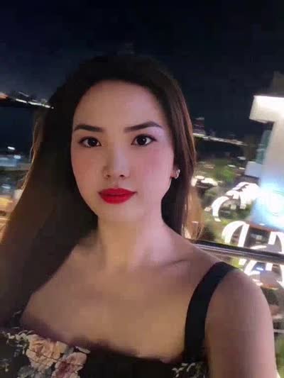 Angela - open minded