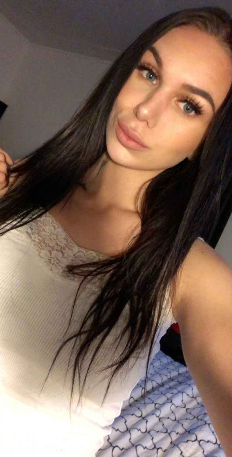 Noelle - brunette