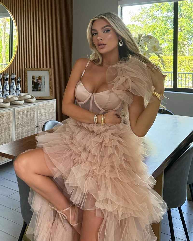 Sara - available now