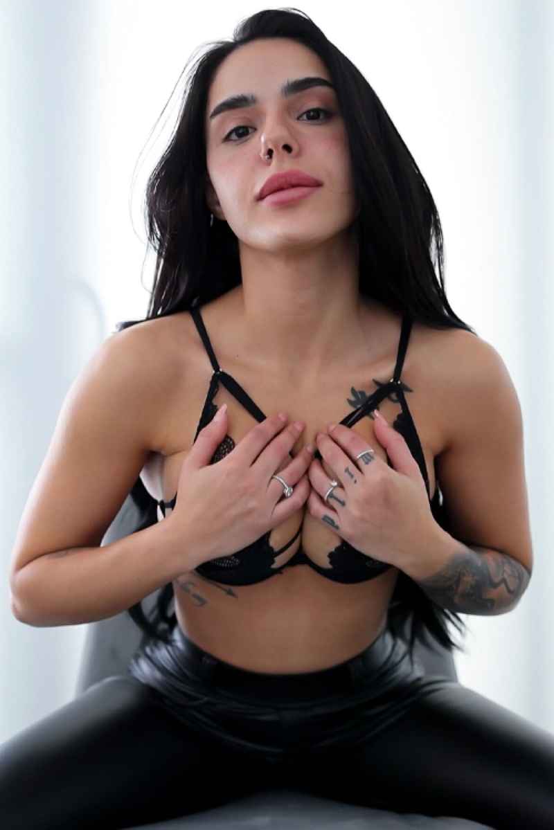 Celeste - outcall available