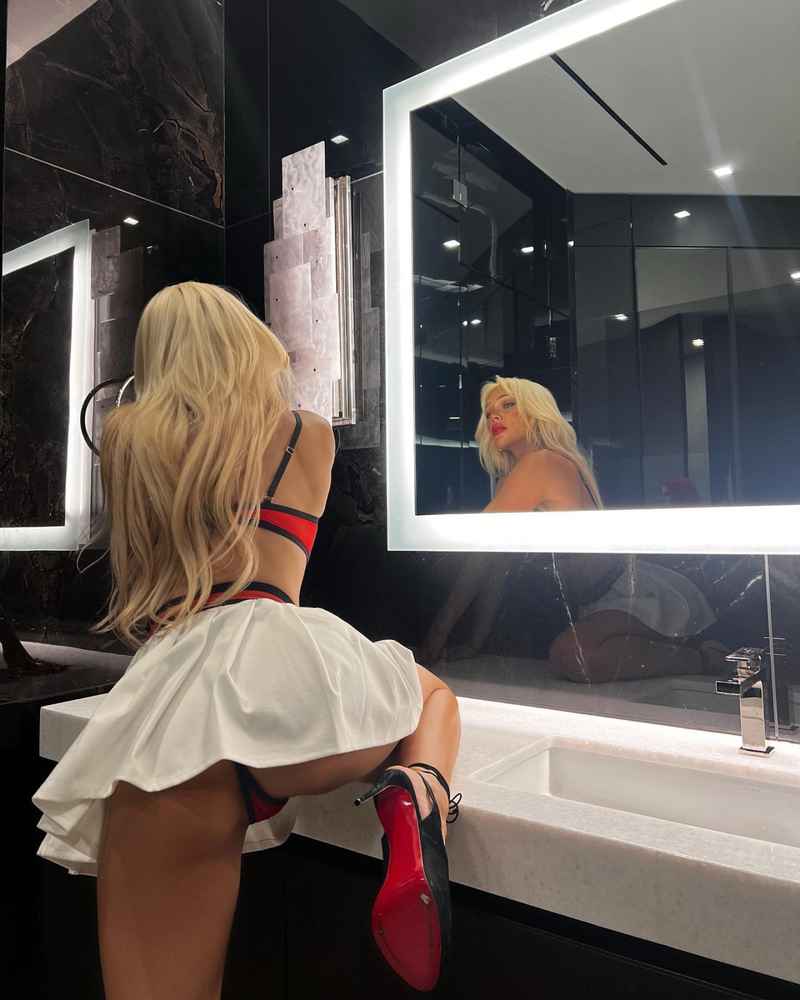 Alexia - high class