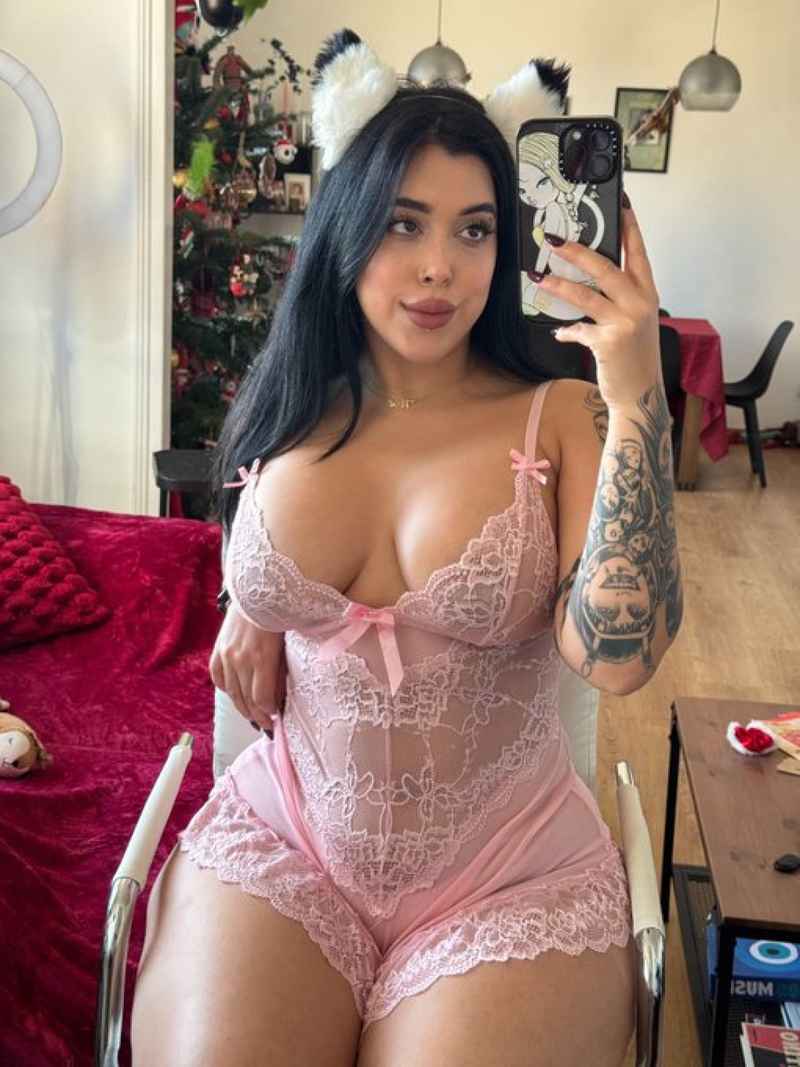 Jennifer - brunette