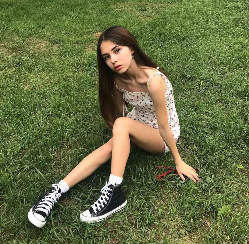 Kerri - touring