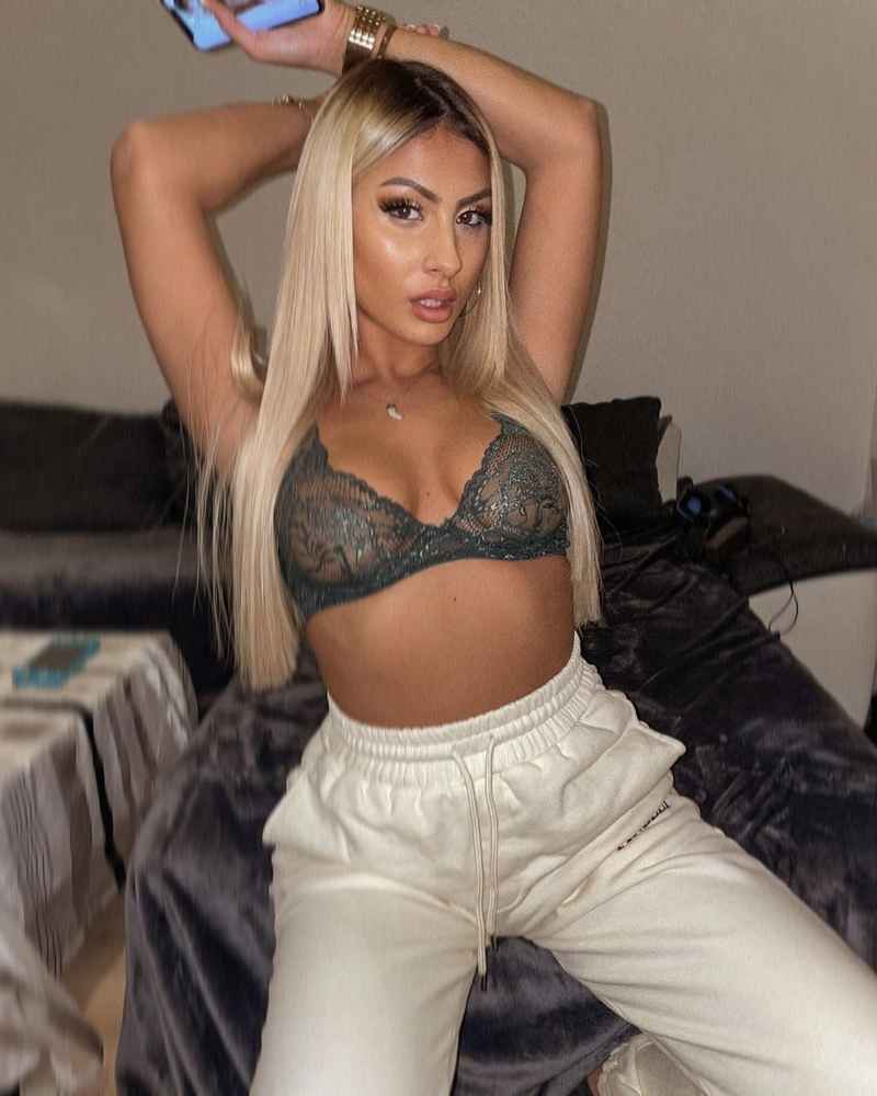 Alix - short stay