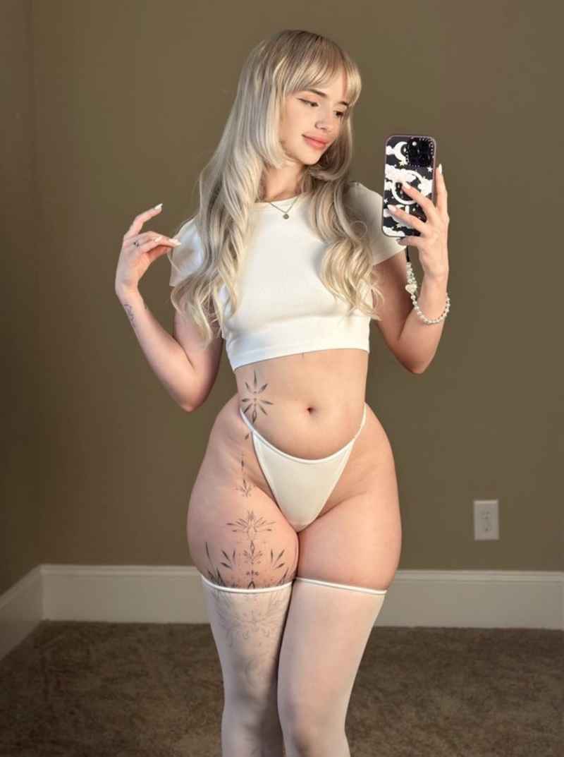 Solene - outcall available