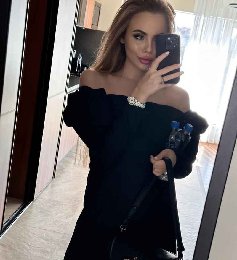 Sienna - brunette