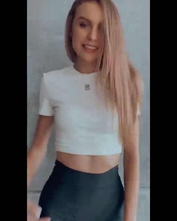 Lily - outcall available