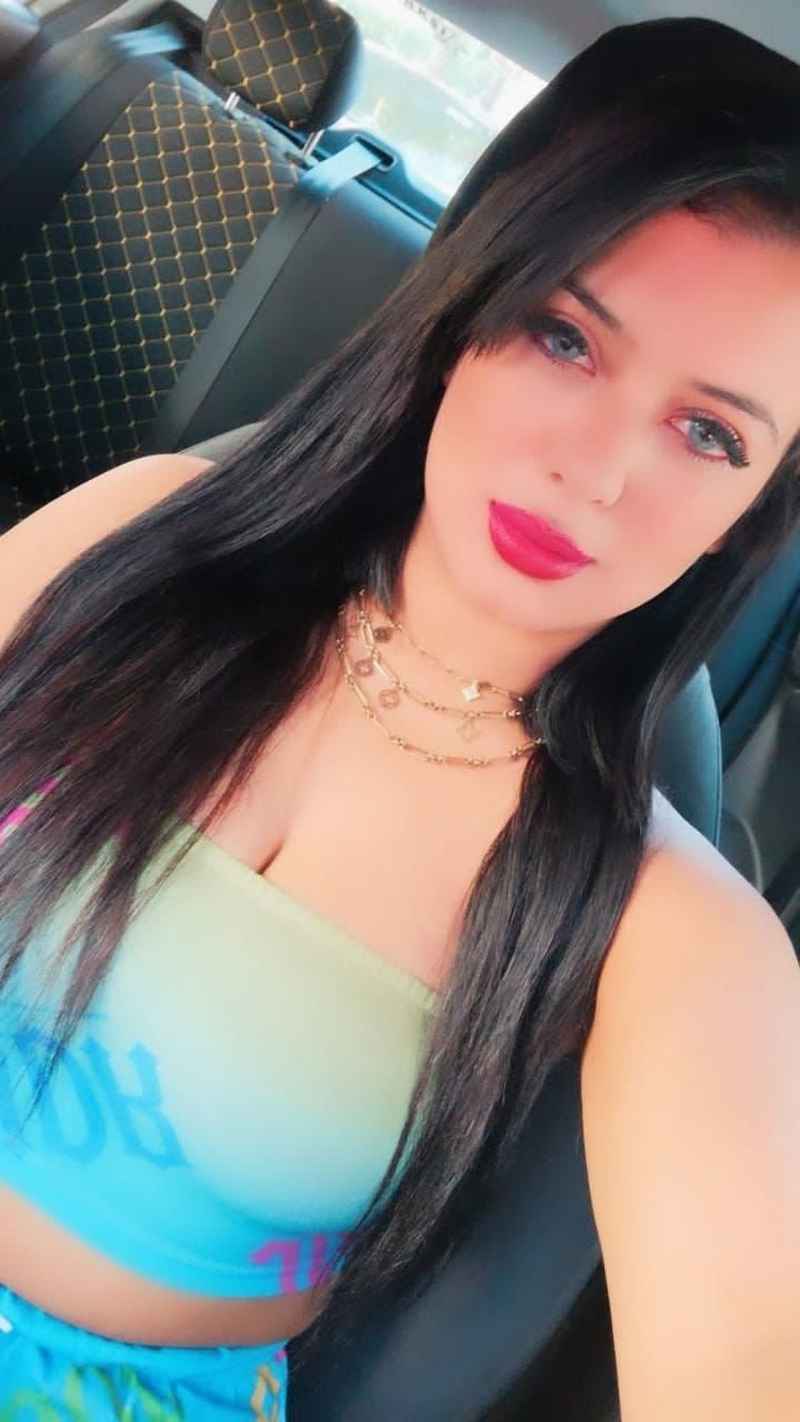 Tracy - curvy