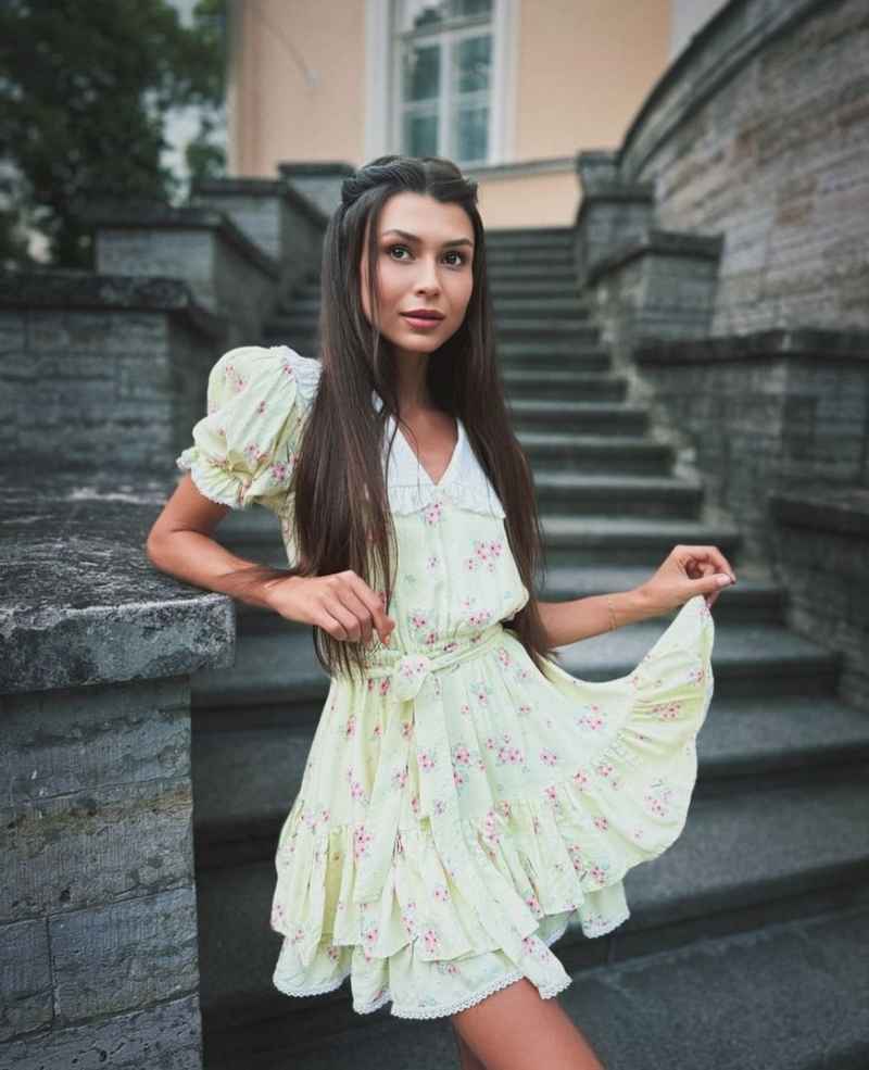 Emily - open minded