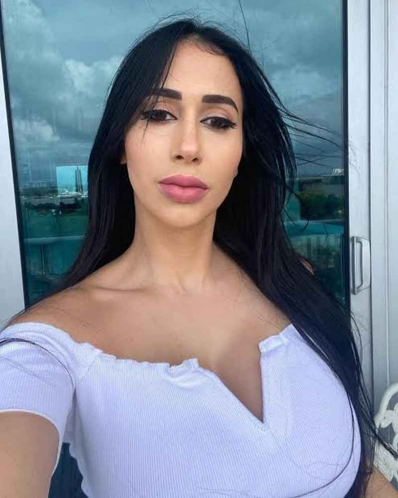 Kaylee - mature companion