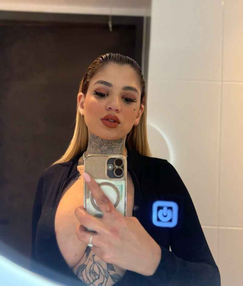 Kimberly - curvy