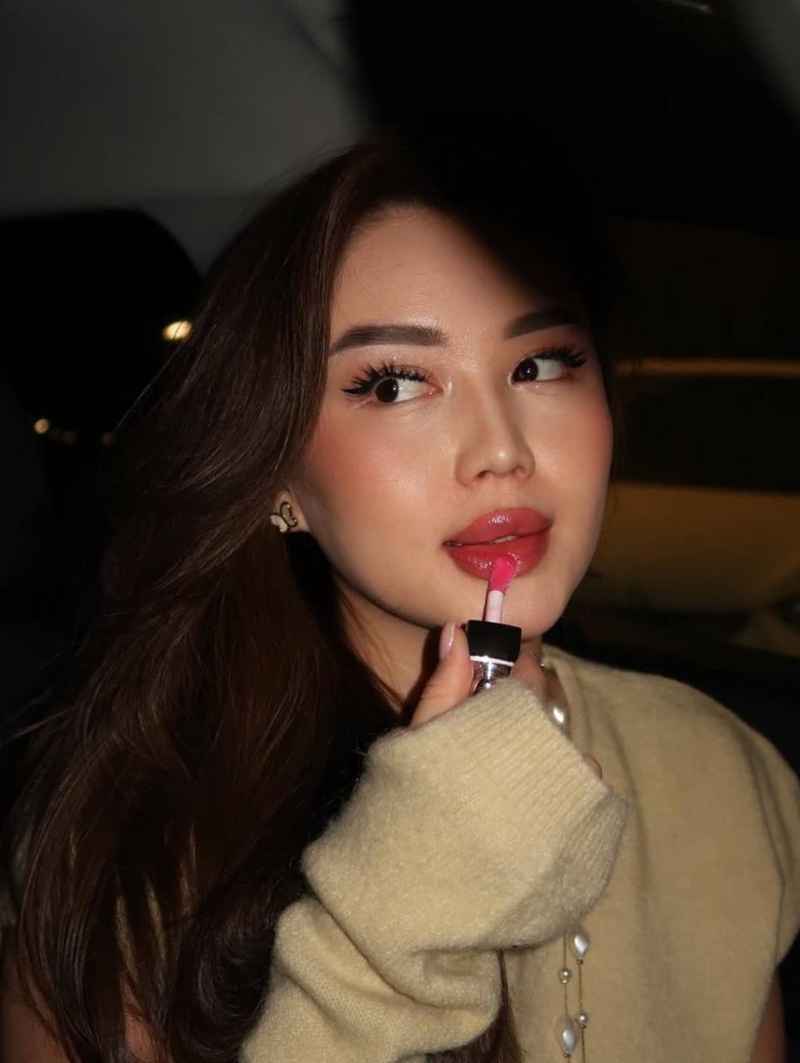 Solene - outcall available