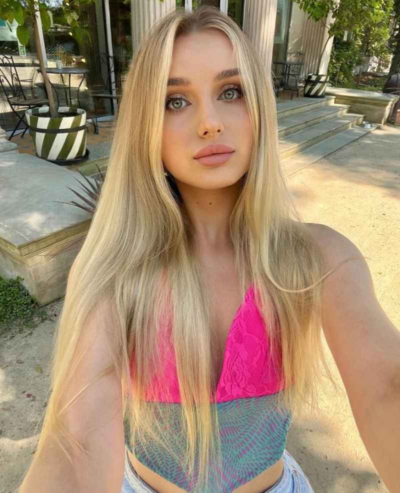 Roisin - mature companion