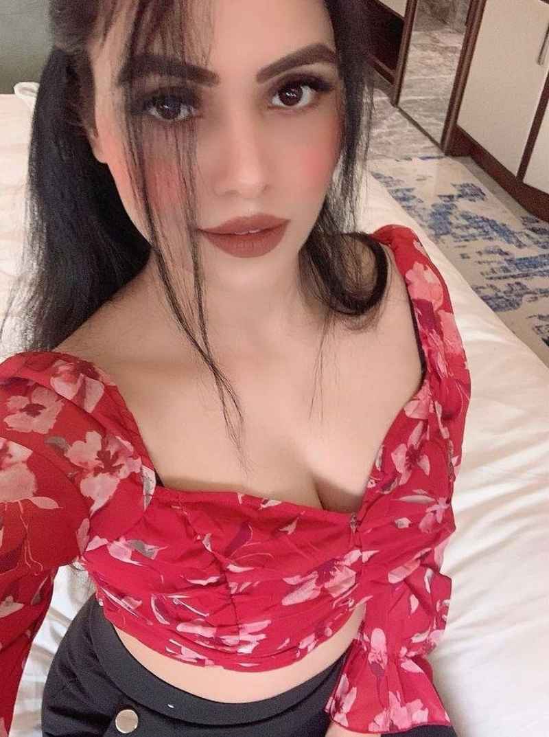 Keira - open minded