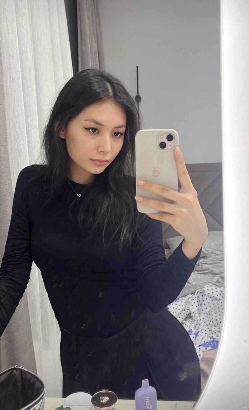 Olivia - curvy