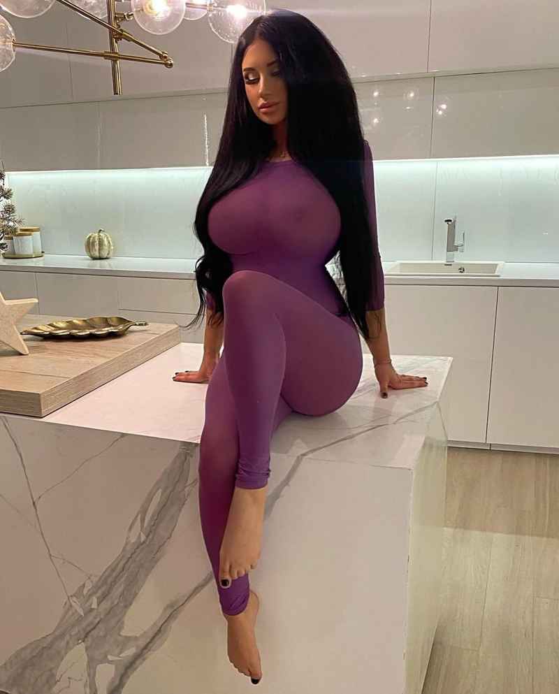 Kylie - party girl