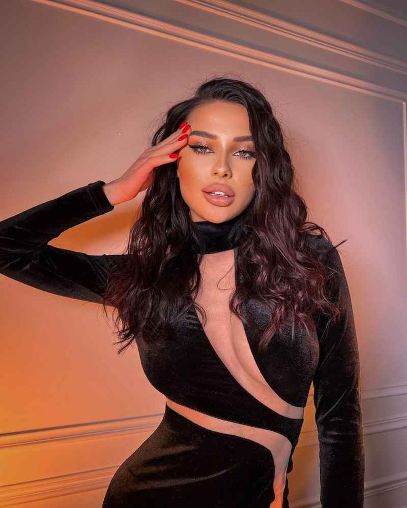 Stacy - petite