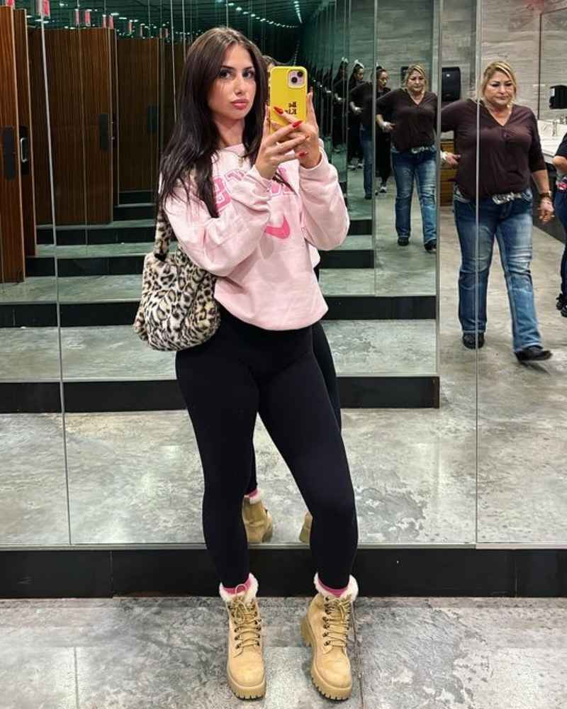 Suzanne - outcall available