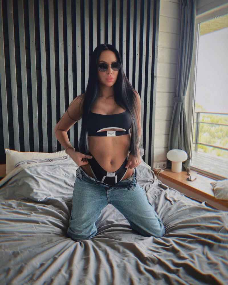 Camille - party girl