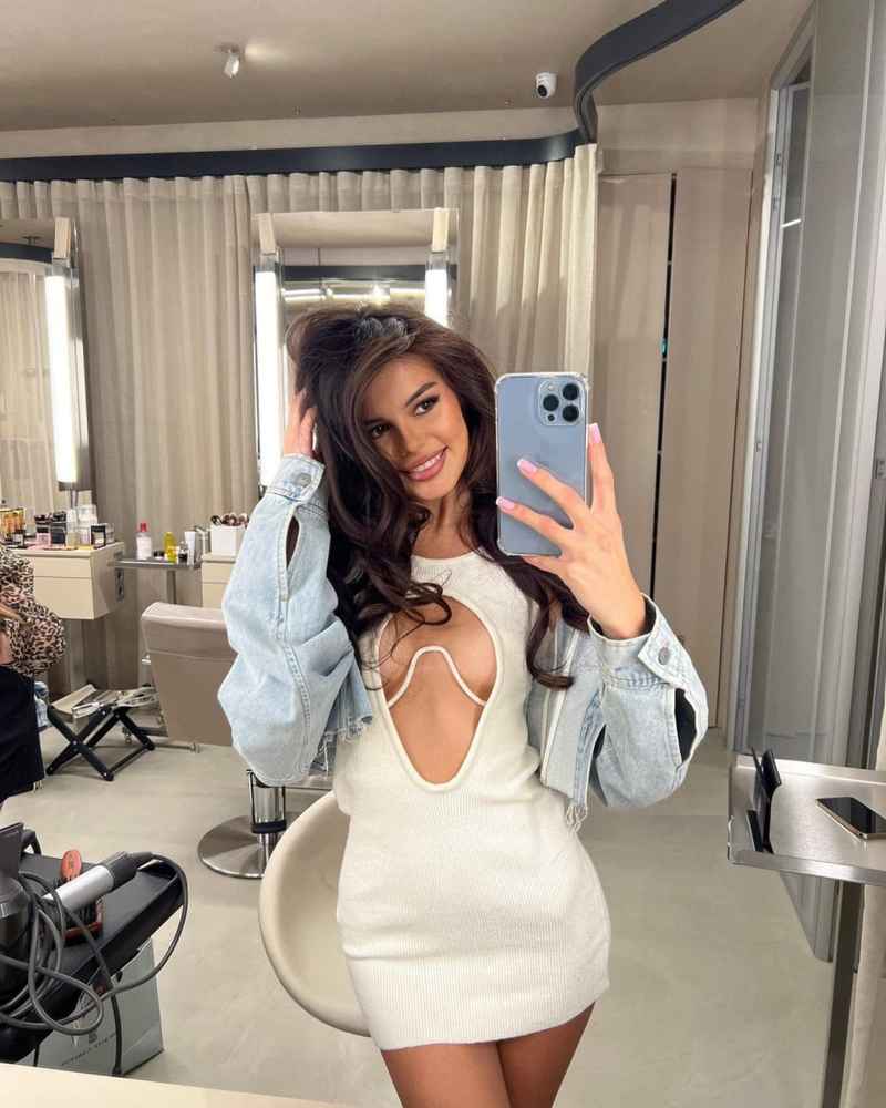 Ella - outcall available
