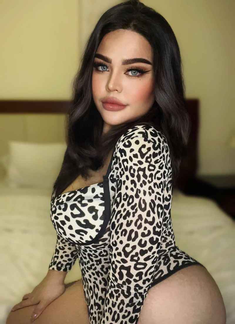 Yvonne - curvy