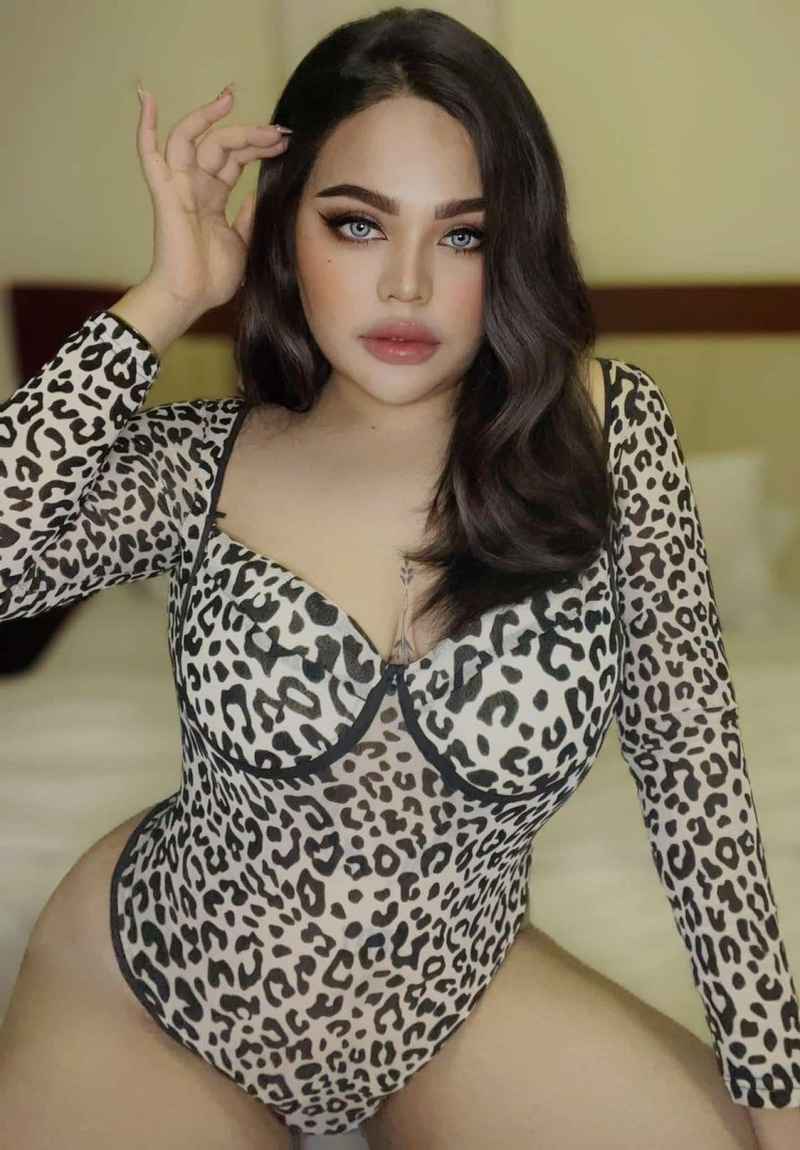 Oceane - mature companion