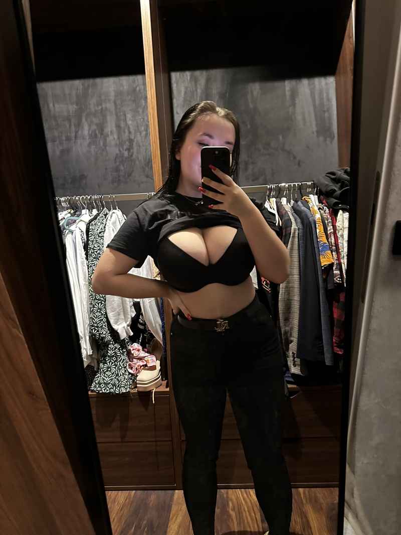 Emily - outcall available