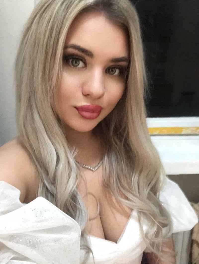 Rebecca - new in town