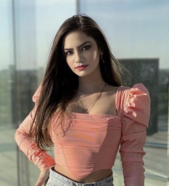 Dawn - brunette