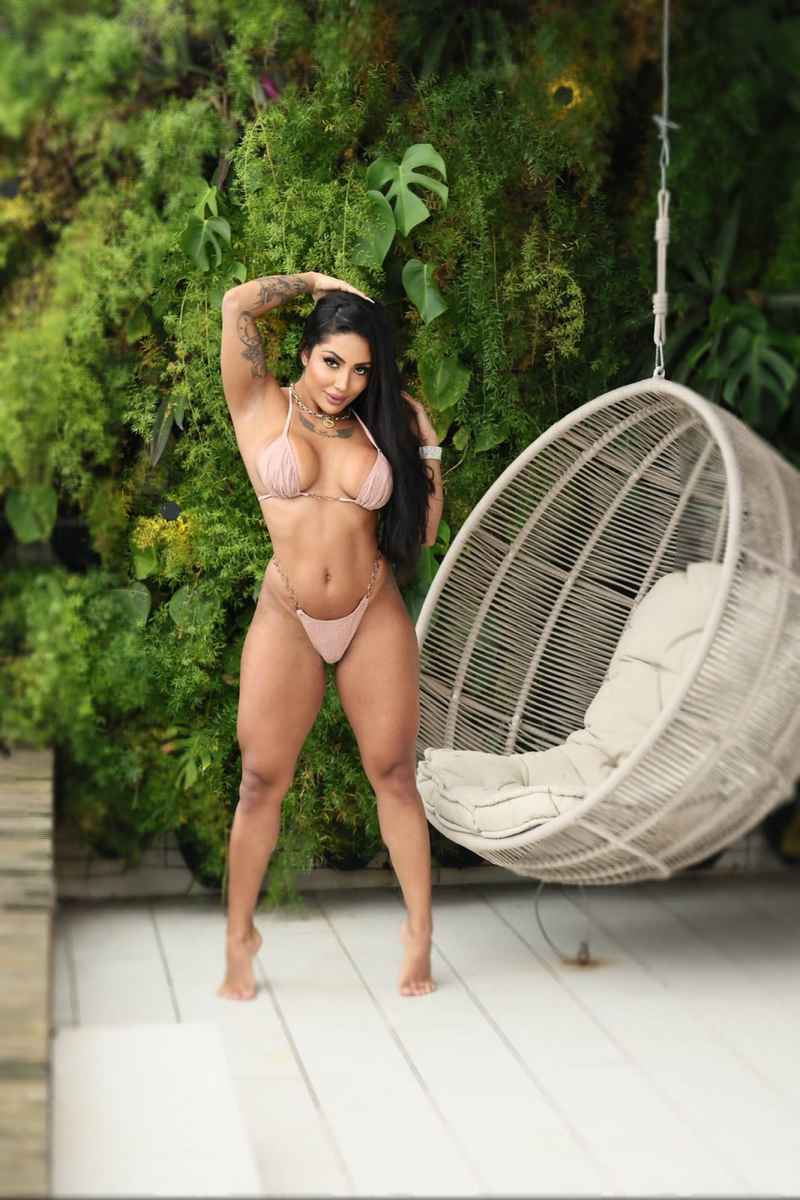 Leanne - open minded