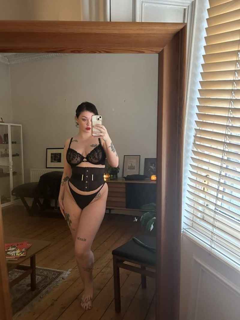 Ava - brunette