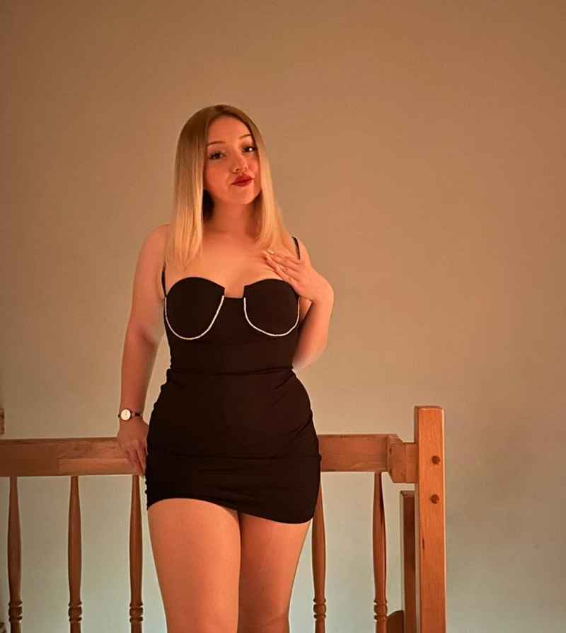 Kaia - mature companion