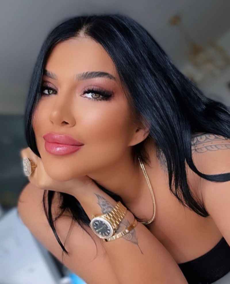 Amanda - new in town