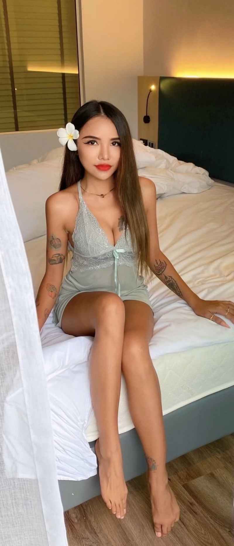 Madeline - curvy