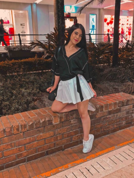 Nicole - party girl