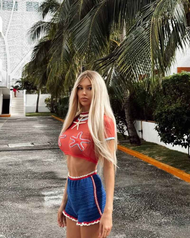 Makayla - blonde