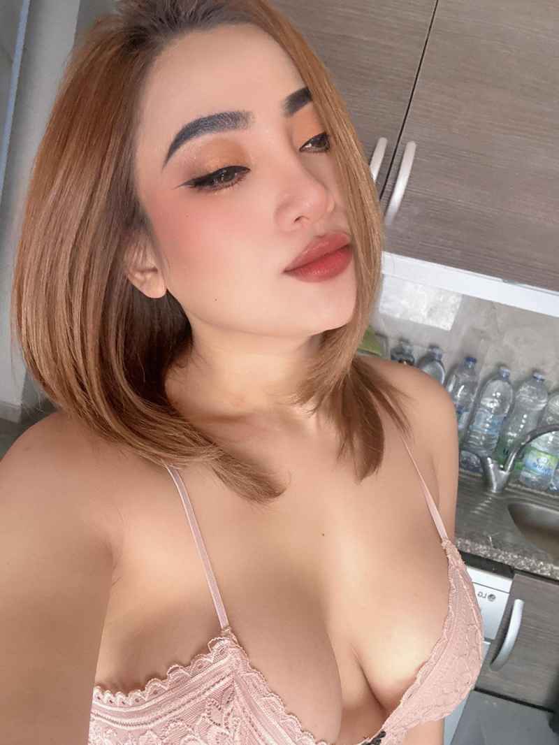 Rebecca - new in town