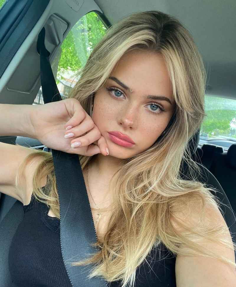Sophie - open minded