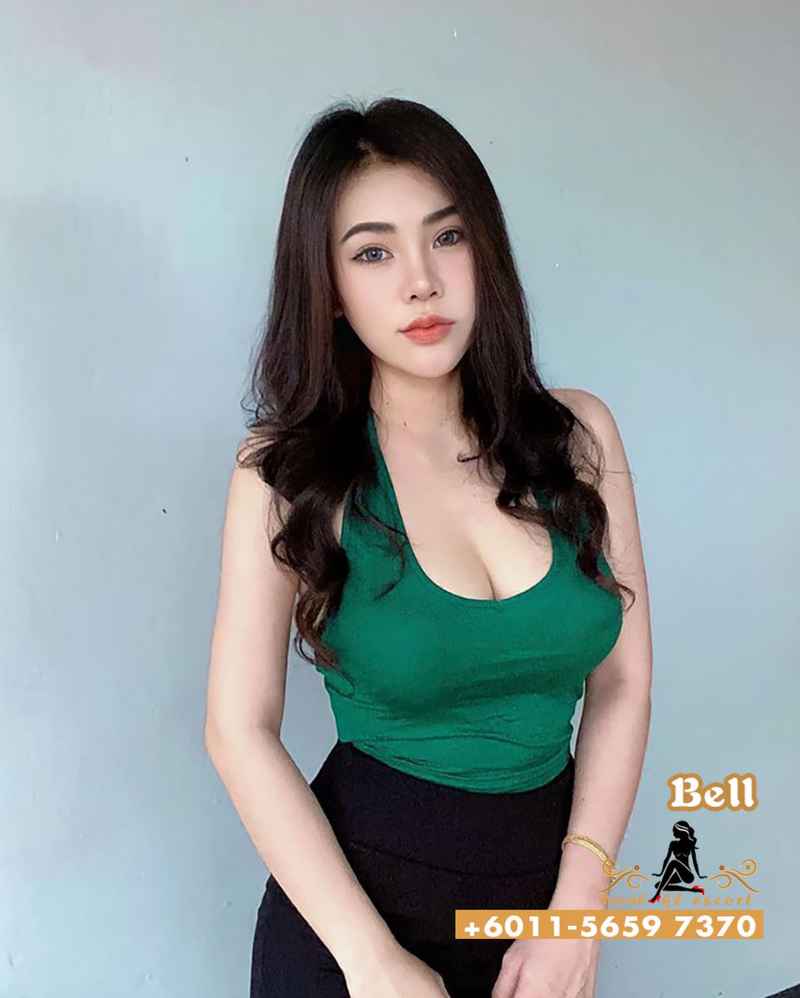Lara - open minded