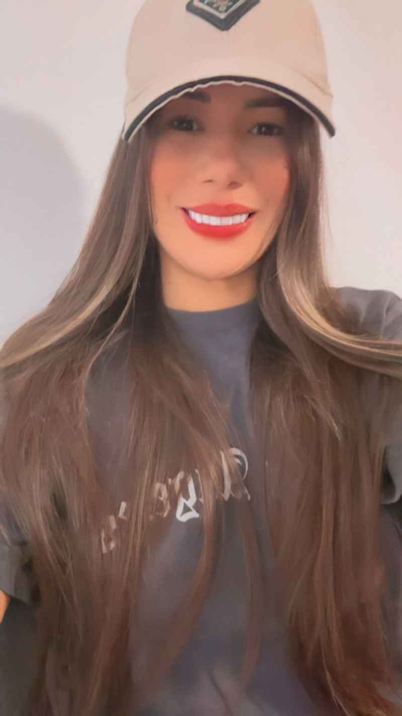 Nathalie - open minded